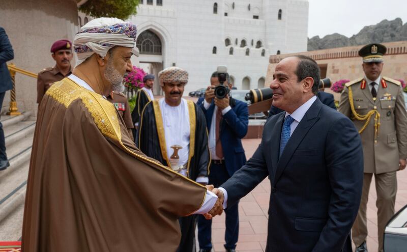 الرئيس المصري يختتم زيارته إلى سلطنة عمان