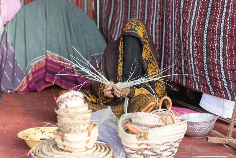 بالصور: ملتقى أجواء الأشخرة يستقطب الزوار بفعاليات منوعة