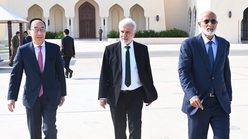 بتكليف من جلالة السلطان: المعشني يغادر إلى اليابان