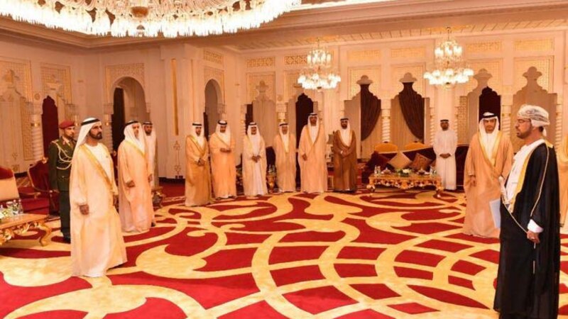 سفيرنا في الإمارات يقدم أوراق اعتماده وينقل تحيات جلالة السلطان لخليفة بن زايد