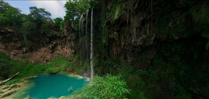 سي إن إن الإخبارية الأمريكية تنشر صورًا بعدسة مصور عماني