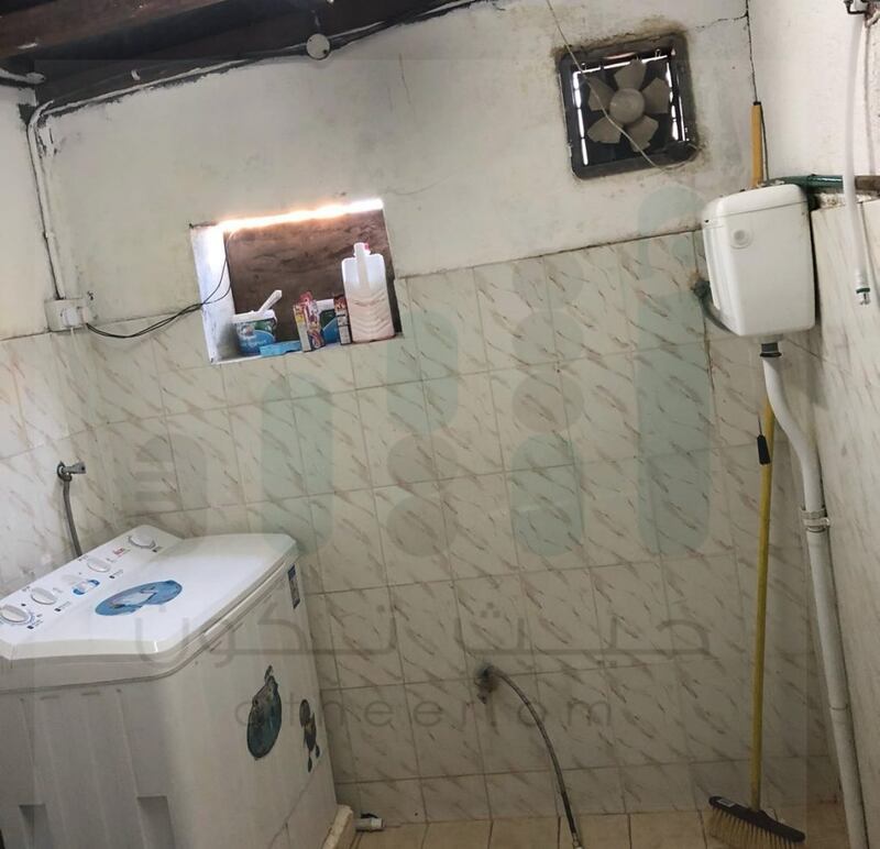 بدون ماء وأحيانًا بلا كهرباء: أسرة تناشد أصحاب الخير والأيادي البيضاء لمساعدتها