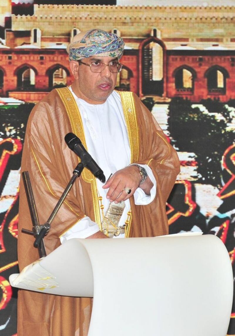 بالصور: أسعد بن طارق يدشن كتابي ” النظام السياسي والدستوري” و”الملهم، قابوس بن سعيد”