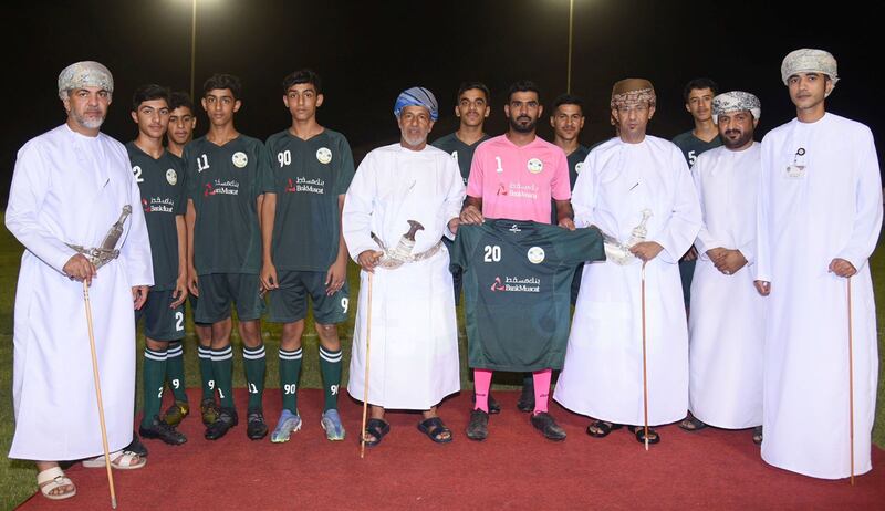 بنك مسقط يفتتح ملعبين جديدين في بدبد وعبري ضمن برنامج “الملاعب الخضراء”