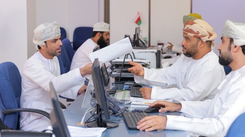 حزمة تسهيلات وتخفيضات في لائحة تنظيم تراخيص العمل