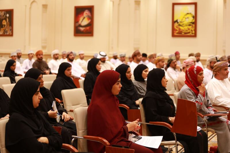 جلسة توعوية حول “إدمان المخدرات بين الحبس والعلاج”