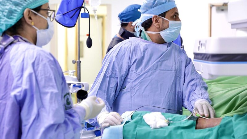 قسطرة الأطراف أصبحت أكثر أمانًا مع هذه التقنية التي استحدثها دكتور عماني في مستشفى خولة