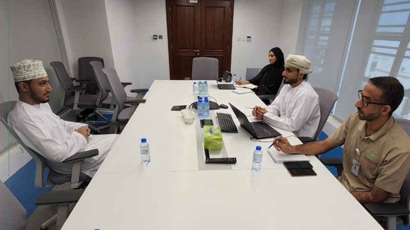 بنظام الإحلال: مقابلات شخصية لباحثين عن عمل في “مسقط لتوزيع الكهرباء”