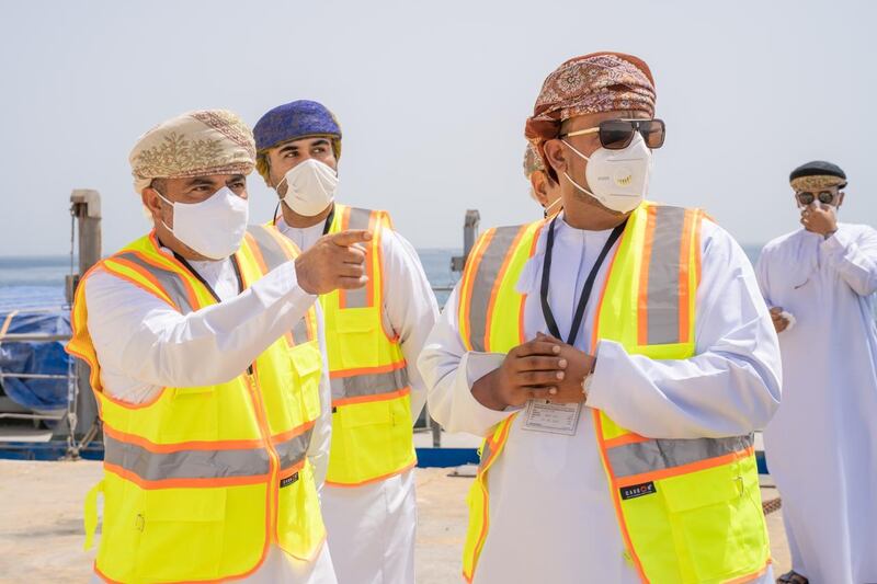 3 وزراء مسؤولون يزورون رصيفًا بحريًا في صور