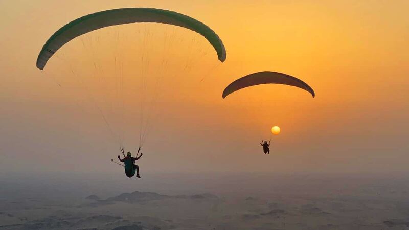 تعميم من “الطيران المدني” لممارسي نشاط الطيران الشراعي