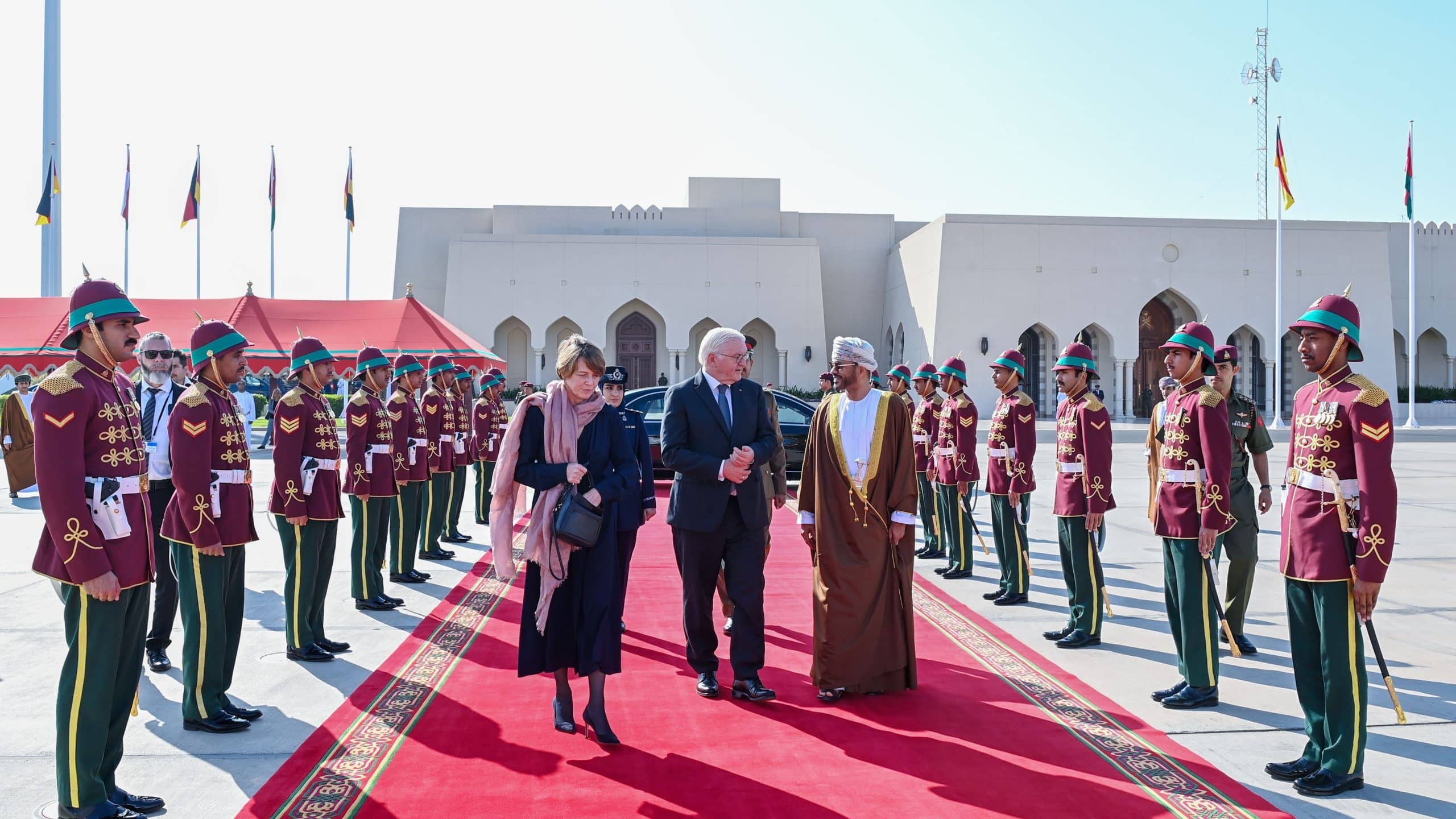 تضمنت مباحثات مع جلالة السلطان، الرئيس الألماني يغادر البلاد