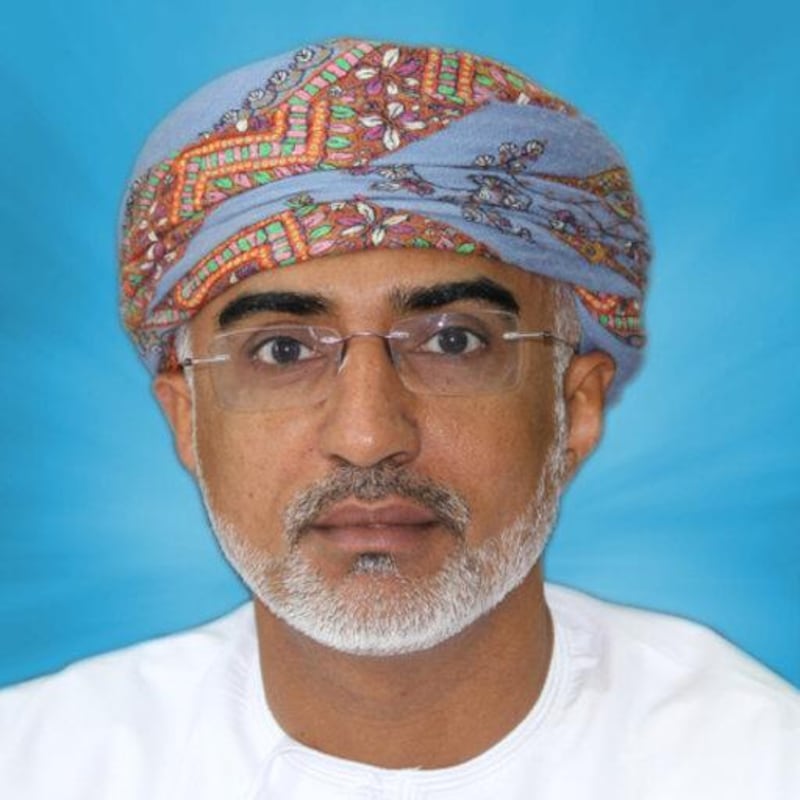 حصد “الأول” في الإعدادية والثانوية: بروفيسور عُماني ينال ثقة وزراء الصحة العرب