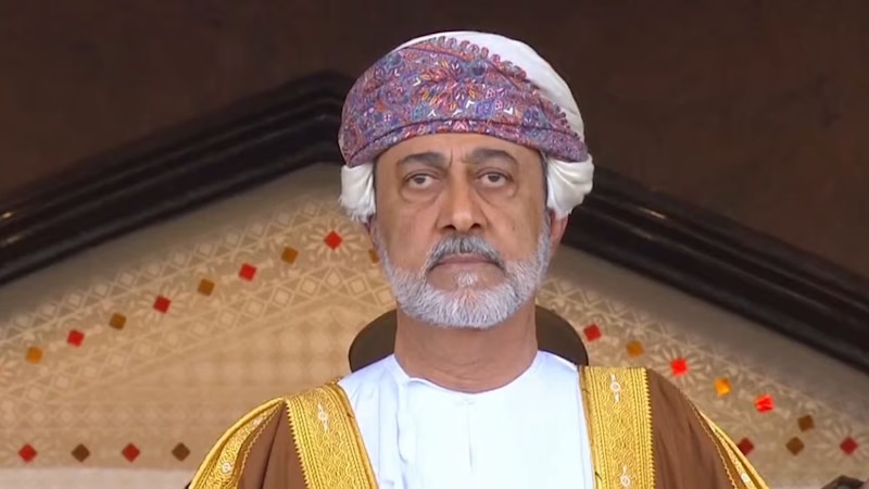 بالصور: جلالة السلطان المعظم يرعى العرض العسكري