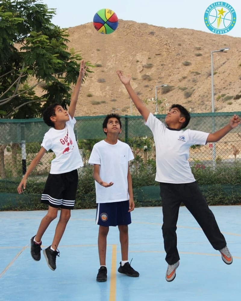 3 مواطنات يؤسسن أول أكاديمية لتعليم كرة السلة في السلطنة