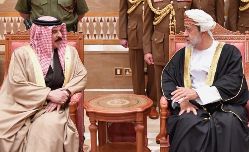 ملك البحرين سيكون في مقدمة مستقبلي جلالة السلطان