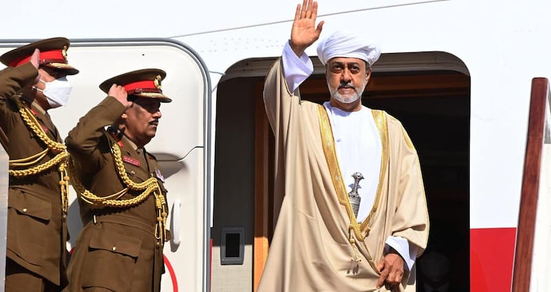 المرافقون لجلالة السلطان في زيارة الأردن: وفد رسمي رفيع المستوى يضم 8 مسؤولين