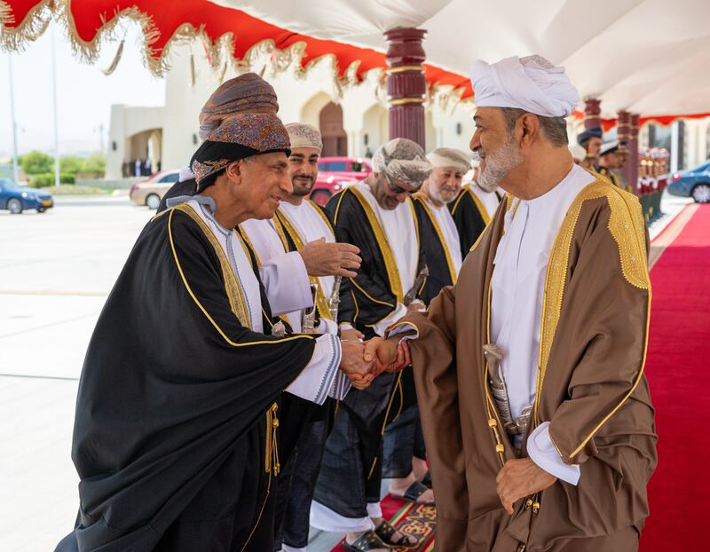 جلالة السُّلطان يغادر البلاد متوجهًا إلى الجزائر 