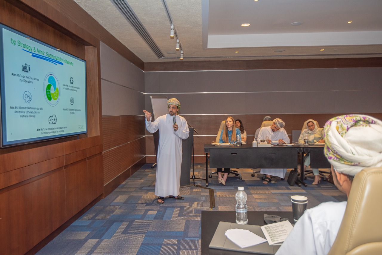 الجمعية البريطانية العمانية تُناقِش تحولات الطاقة في ملتقى جديد