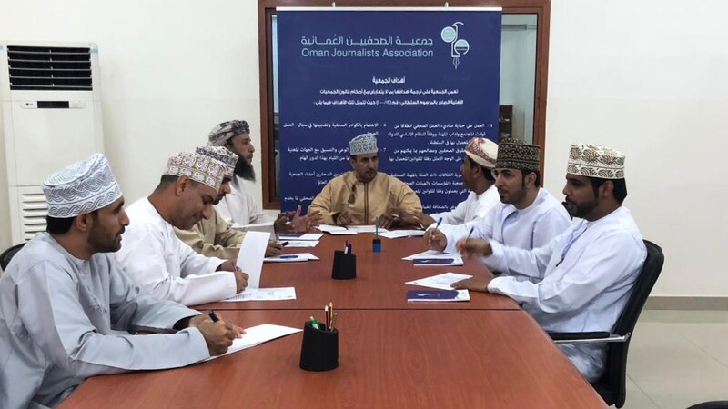 منها رحلة للعمرة: لجنة المراسلين في جمعية الصحفيين تناقش عدة موضوعات