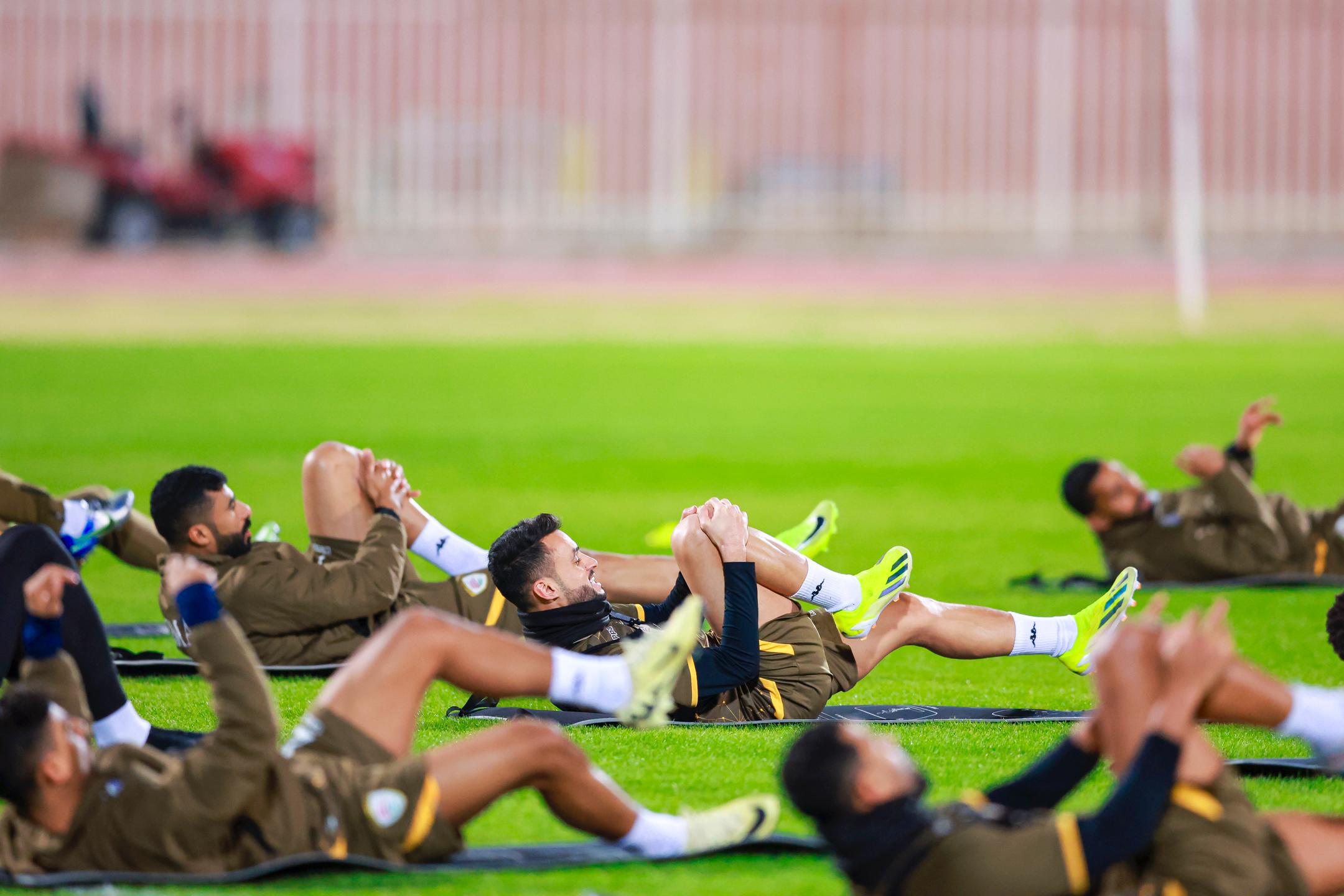 منتخبنا يستأنف تدريباته بمعنويات عالية، وتسيير 9 طائرات لنقل الجماهير