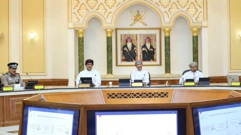 استعراض خطط تشغيل المترو والتاكسي البحري في مسقط