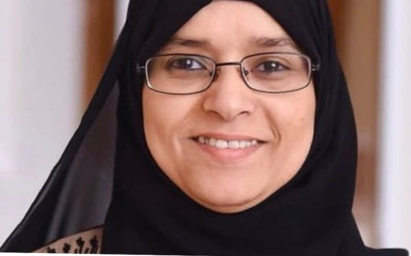 كانت ضمن الدفعة الأولى وتخرجت بامتياز: تعيين أول عميدة عمانية لكلية الطب بجامعة السلطان قابوس