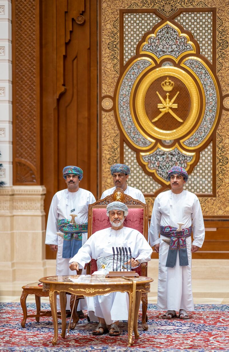 توجيهات سامية في لقاء جلالة السلطان بشيوخ من 3 محافظات