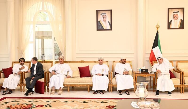 مسؤولون في وزارة الخارجية يعزون في وفاة أمير الكويت