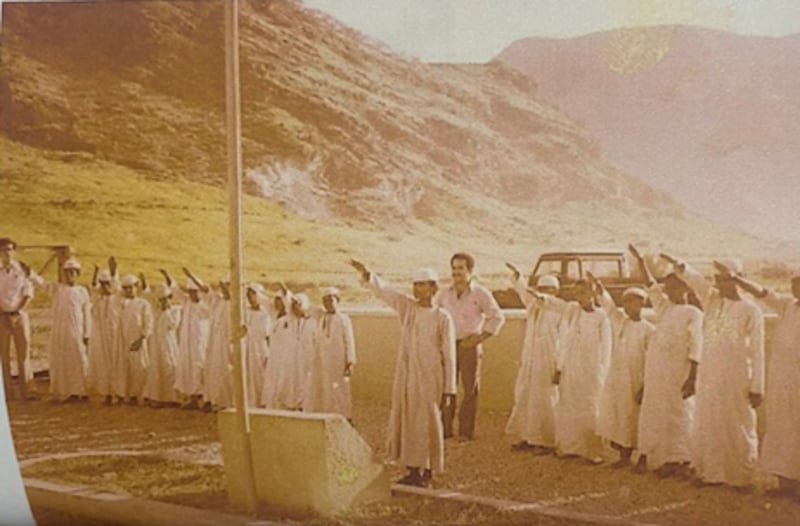 جانب من طابور الصباح في مدرسة رخيوت نهاية السبعينيات بعدسة الشيخ سعيد السعدوني