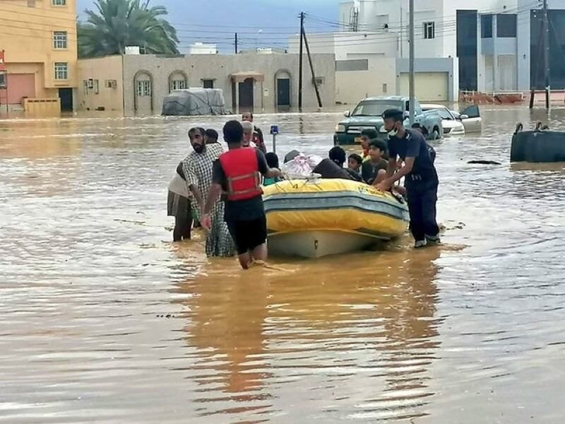 إخلاء 31 عائلة إلى أماكن آمنة في صور