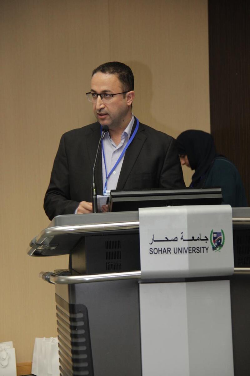 7 أسئلة وأجوبتها تقربنا أكثر من دكتور أردني حط رحاله في جامعة صحار