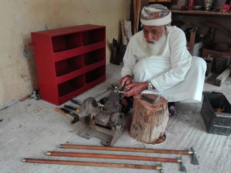 الجرز زي تقليدي عماني يُحافظ عليه أهل مسندم، فماذا تعرف عنه؟