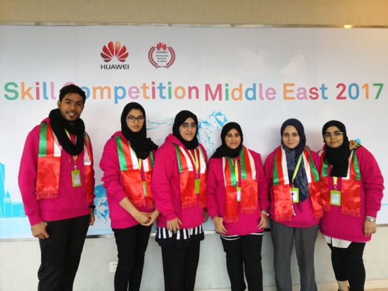 طالبة عمانية تحصد الثالث في مسابقة  على مستوى الشرق الأوسط