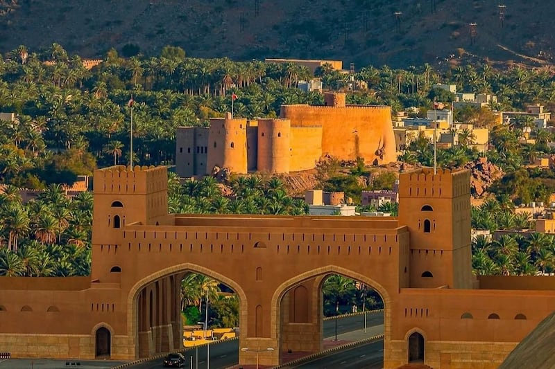 وجهة سياحية تجمع بين التاريخ والطبيعة؛ إليك أبرز الأماكن السياحية في الرستاق  