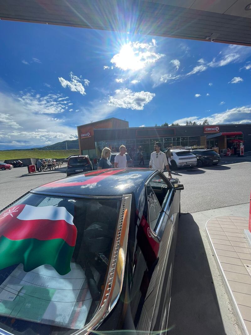 بسيارة كلاسيكية: رحّال عُماني يجوب مدن 14 دولة