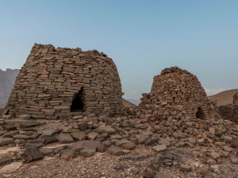 طبعته دارة الملك عبدالعزيز: كتاب عن “حضارة مجان” وكيانها الجغرافي