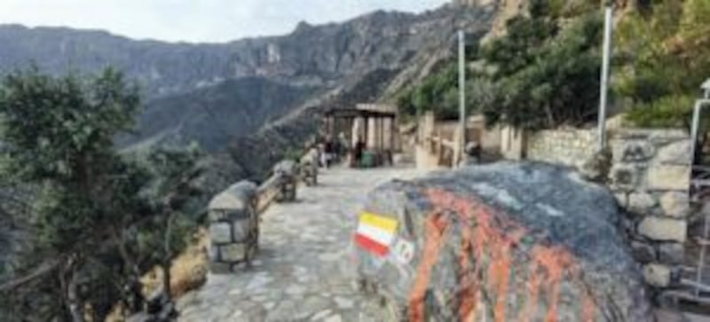 بالصور:مسارات شهيرة لـ “الهايكنج” في السلطنة