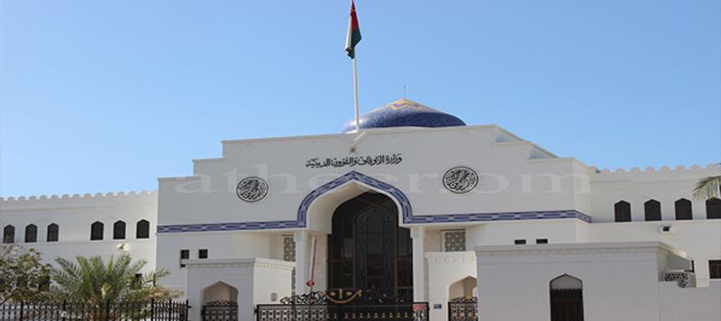 منع العمالة الوافدة من رفع الأذان والإقامة وإمامة المصلين