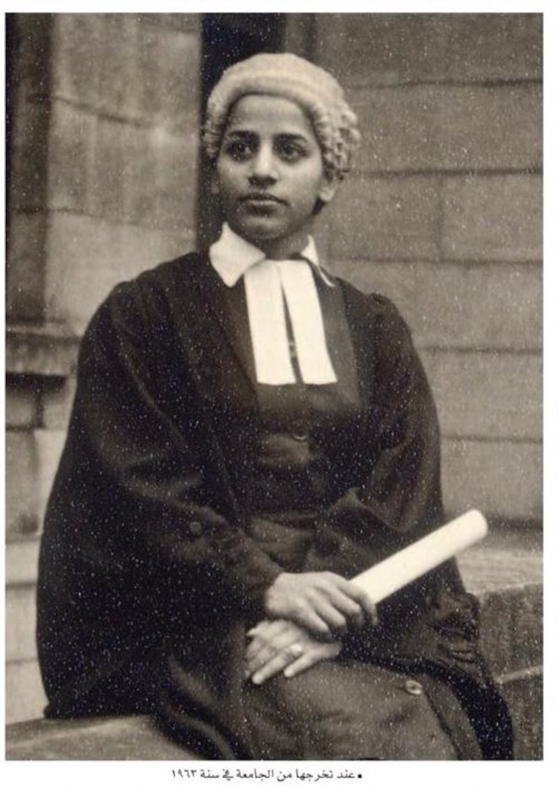 إحداهن كرّمها أنور السادات: نماذج مُشرِّفة للمرأة العُمانية الماجدة