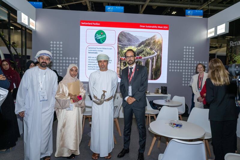 بالصور: شاهد مشاركة السفارة السويسرية في معرض أسبوع عُمان للاستدامة