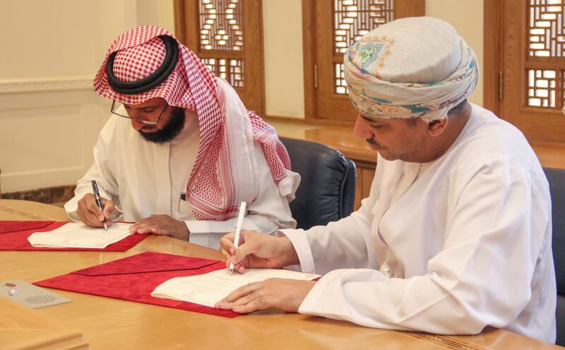 تدريب أكثر من ٤٠ طالبًا سعوديًا في كلية مهنية بالسلطنة