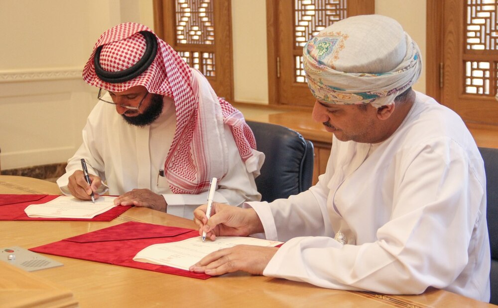 تدريب أكثر من ٤٠ طالبًا سعوديًا في كلية مهنية بالسلطنة