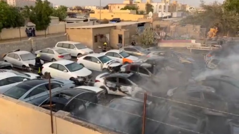 بالفيديو: السيطرة على حريق ورشة لصيانة المركبات
