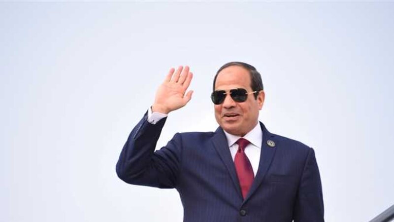 الرئيس المصري يغادر السلطنة