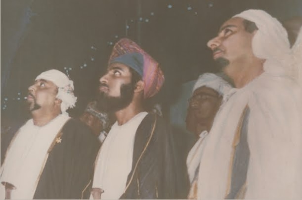 يُعدّ شخصية استثنائية: تعرف على سيرة طارق بن تيمور والد جلالة السلطان
