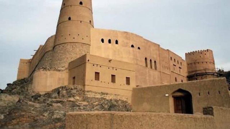 قصتا “التمر والبستان” نموذجًا: سيرة الوالي العُماني المعروف بالتنظيم المالي والإداري