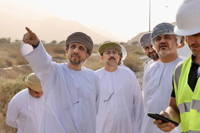 زيارة ميدانية للاطلاع على مشروعات النقل الإستراتيجية في مسندم