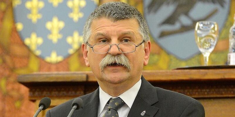 مسؤول مجري سيزور سلطنة عمان