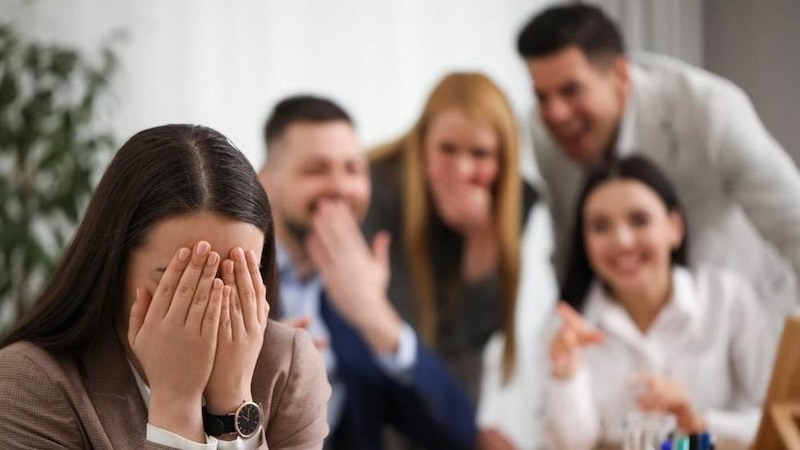 التنمر الوظيفي في العمل؛ ما أشكاله، وكيف يتم التعامل معه؟