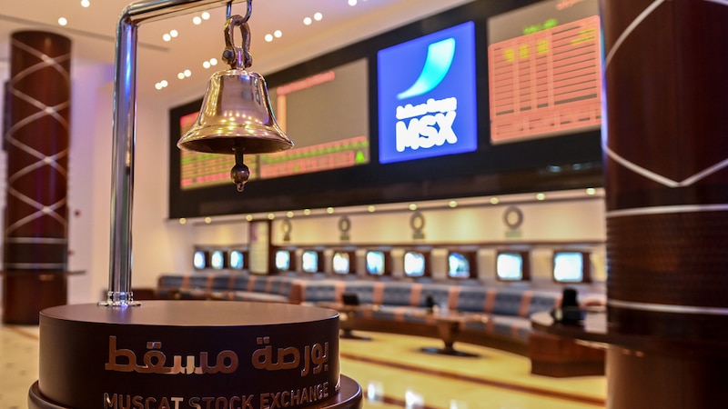هدوء في تداولات بورصة مسقط بسبب التعريفات الأمريكية وتقلبات النفط